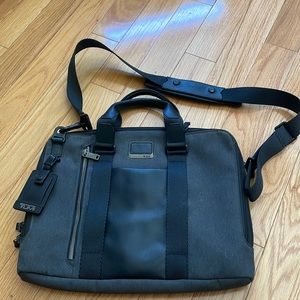 Men’s TUMI slim Alpha Bravery satchel briefcase, laptop bag, gray/black